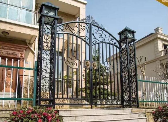 高档别墅铁艺大门保养的五大技巧